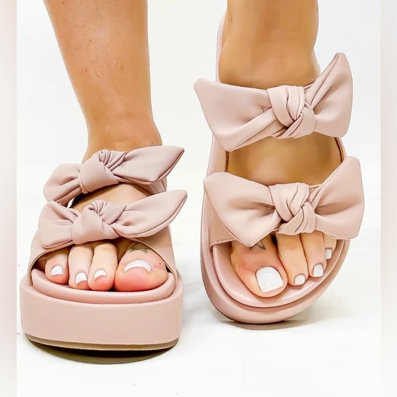 NWB Women's Beige Bow Slip-On Sandals - Picture 3 of 11